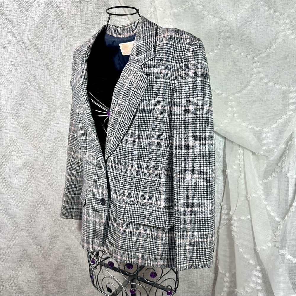 Vintage Pendleton pink plaid double button virgin… - image 2